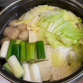 ピリ辛中華ダレが美味い❣️白菜と豆腐の節約時短鍋